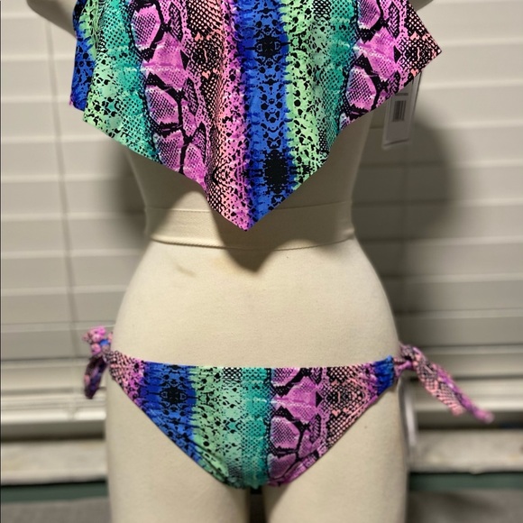 California sunshine two piece bikini - Picture 2 of 12